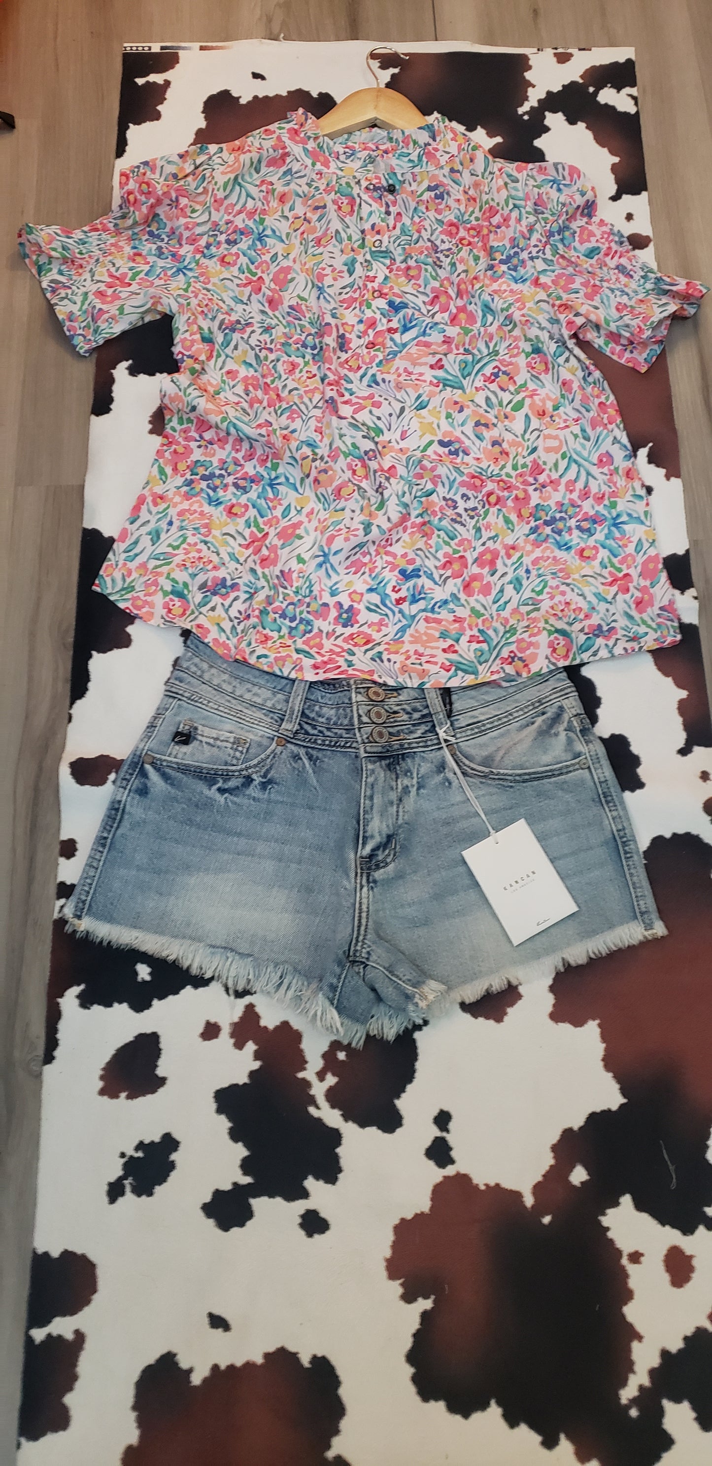 Floral buttoned top